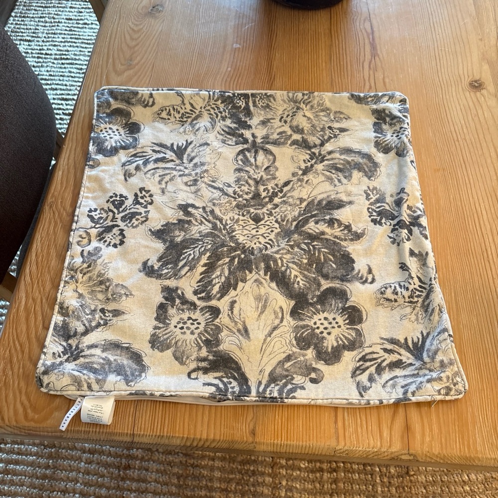 Pottery Barn Thea Floral 20x20 Pillow Cover Linen Blend
